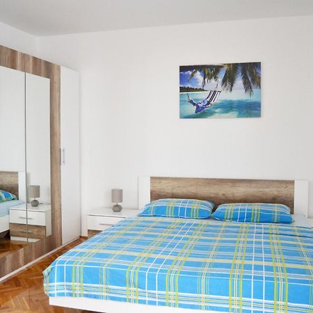 Apartments Mikulic Biograd Na Moru Bilik gambar