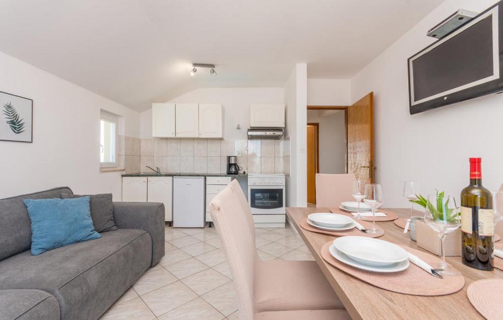 Apartments Mikulic Biograd Na Moru Luaran gambar