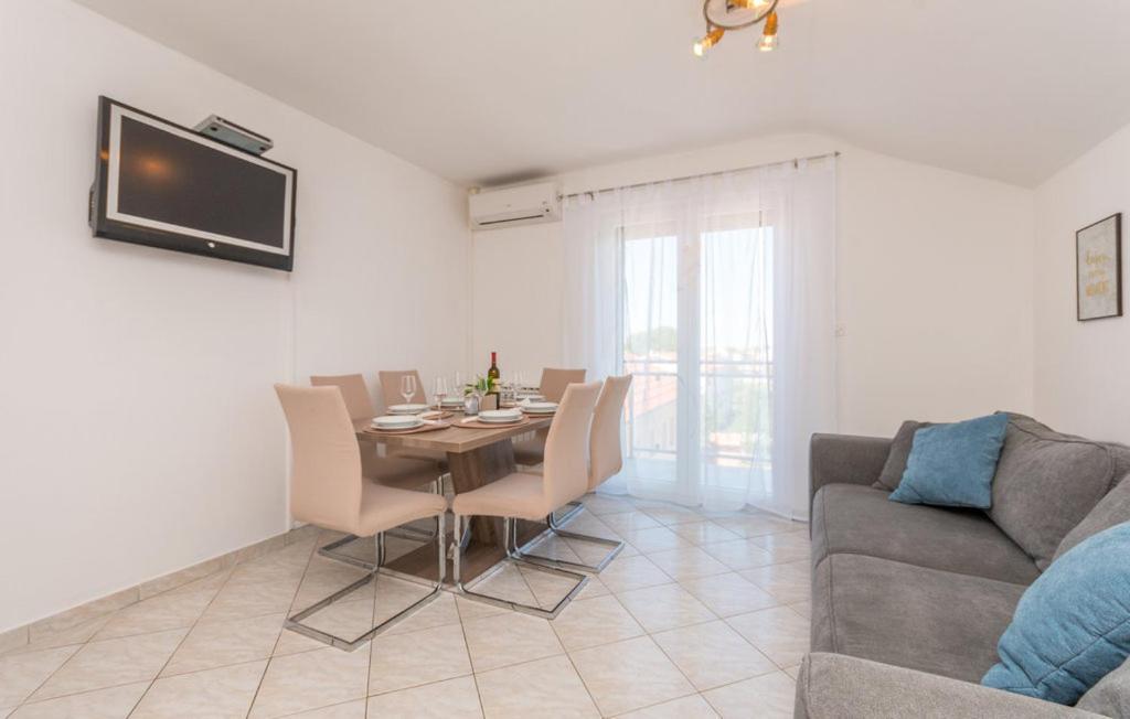 Apartments Mikulic Biograd Na Moru Luaran gambar