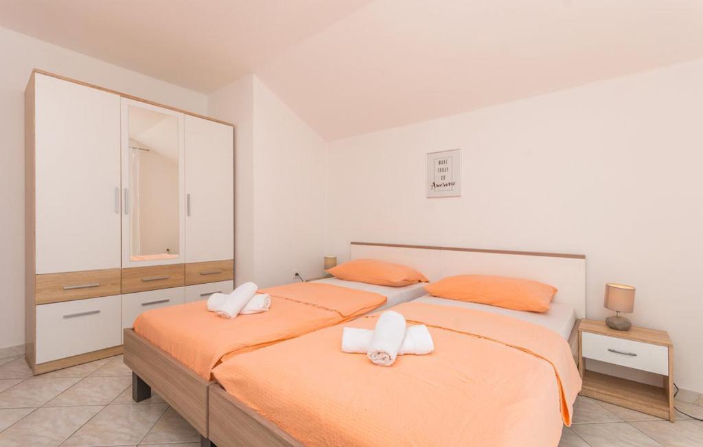 Apartments Mikulic Biograd Na Moru Luaran gambar