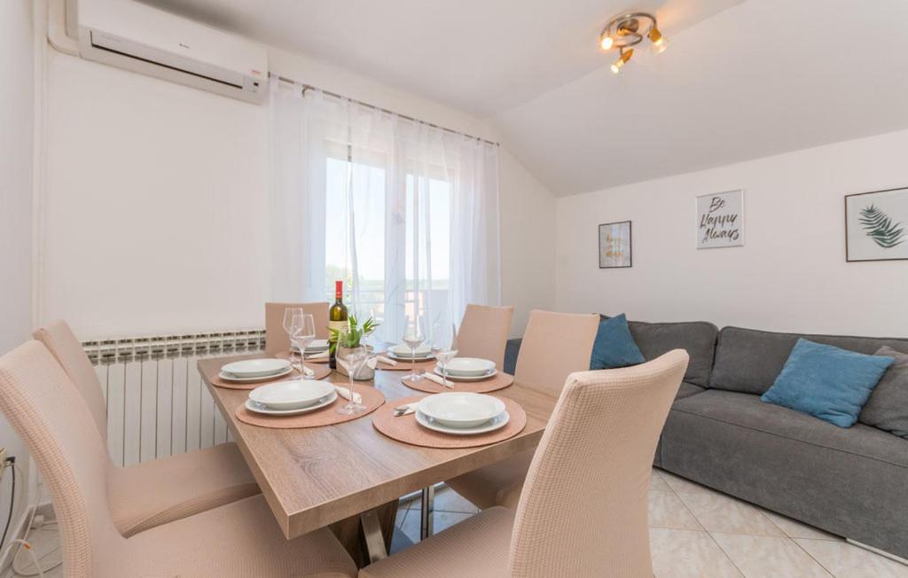 Apartments Mikulic Biograd Na Moru Luaran gambar