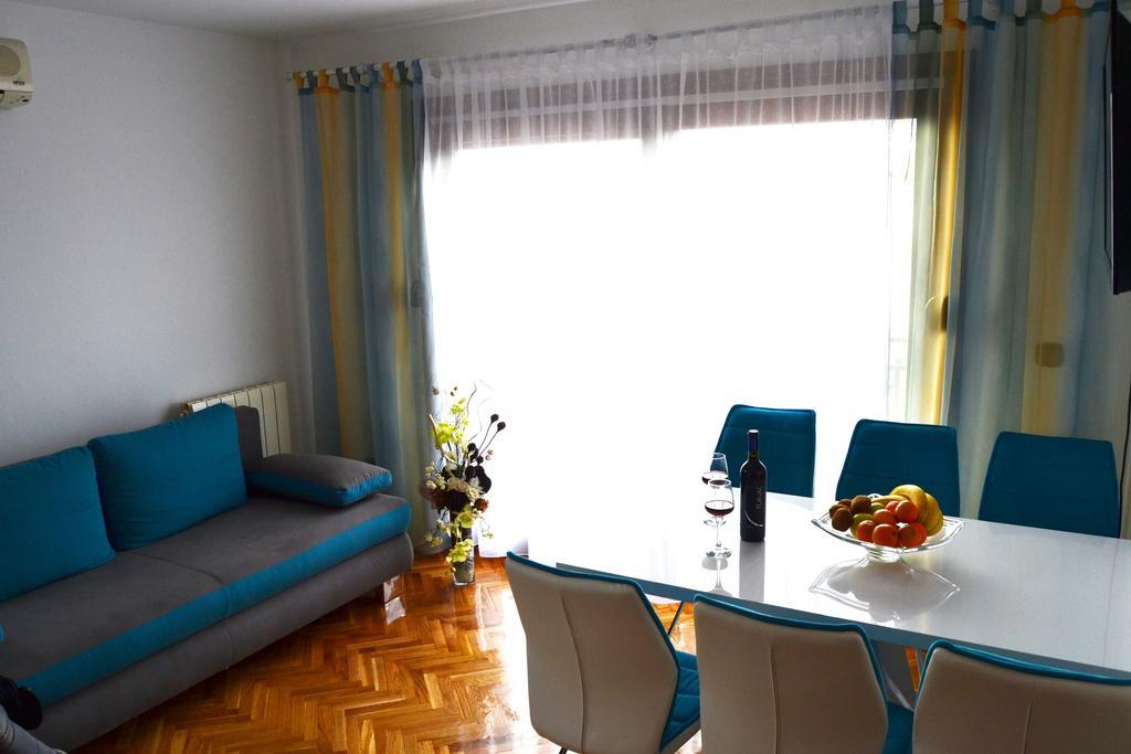 Apartments Mikulic Biograd Na Moru Luaran gambar